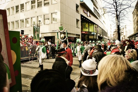 garde-corps-gruen-weiss-Koeln