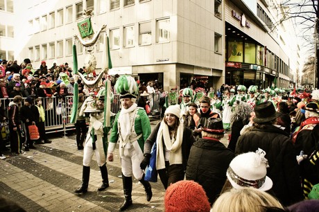 garde-corps-gruen-weiss-Koeln