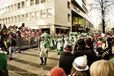 garde-corps-gruen-weiss-Koeln