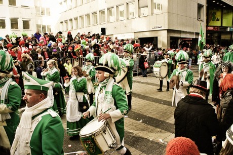 garde-corps-gruen-weiss-Koeln