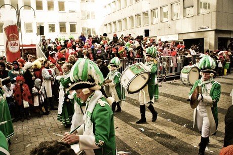 garde-corps-gruen-weiss-Koeln