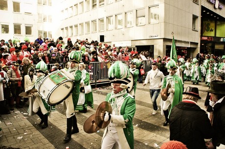 garde-corps-gruen-weiss-Koeln