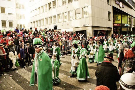 garde-corps-gruen-weiss-Koeln