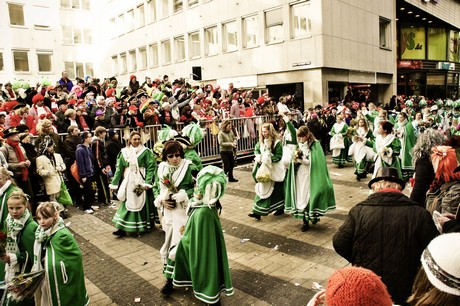 garde-corps-gruen-weiss-Koeln