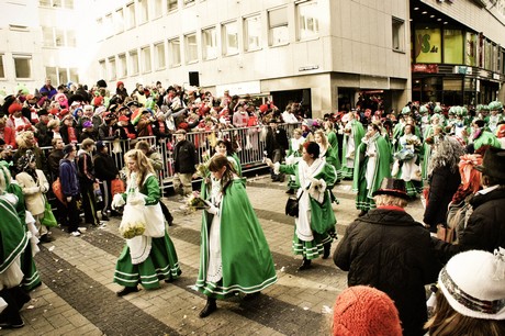 garde-corps-gruen-weiss-Koeln