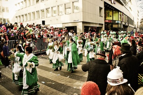 garde-corps-gruen-weiss-Koeln