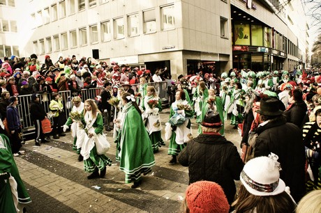 garde-corps-gruen-weiss-Koeln