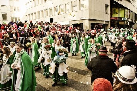 garde-corps-gruen-weiss-Koeln