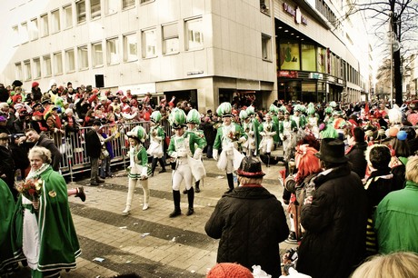 garde-corps-gruen-weiss-Koeln