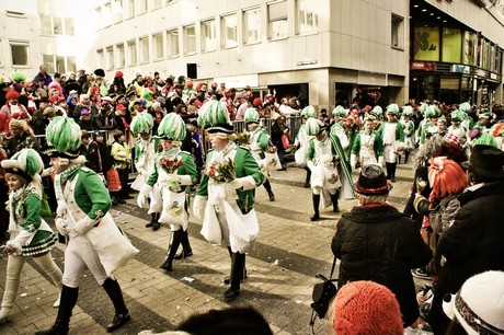 garde-corps-gruen-weiss-Koeln