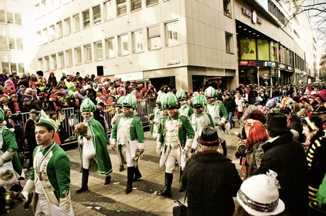 garde-corps-gruen-weiss-Koeln