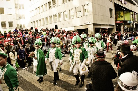 garde-corps-gruen-weiss-Koeln