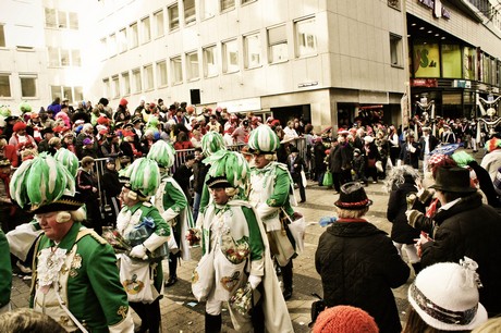 garde-corps-gruen-weiss-Koeln