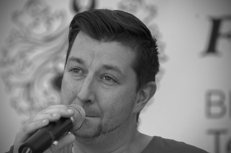 gunni-mahling-show-ensemble
