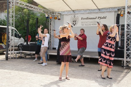 gunni-mahling-show-ensemble