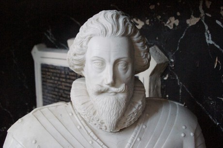 henry-robert-aux-epaules