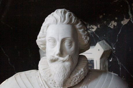henry-robert-aux-epaules