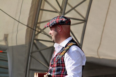 hermes-house-band