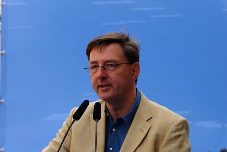 juergen-hollstein