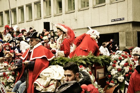koelsche-funke-rut-wiess