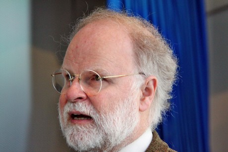 manfred-luetz
