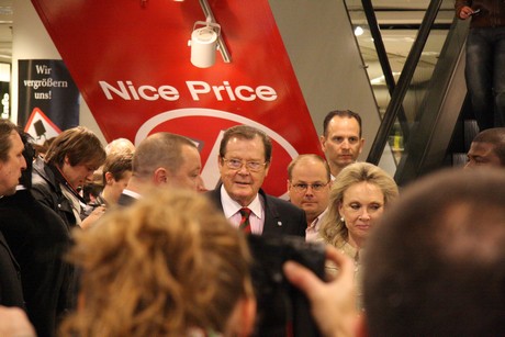 roger-moore