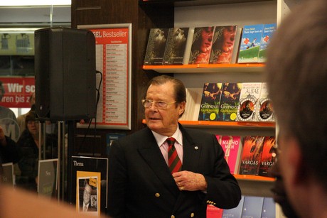 roger-moore