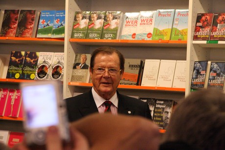 roger-moore