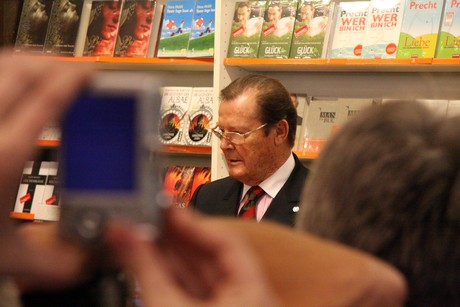 roger-moore