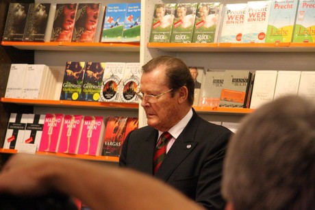 roger-moore