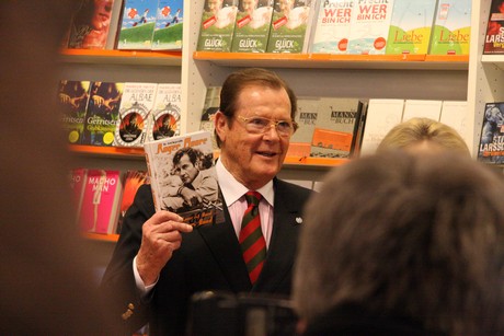 roger-moore