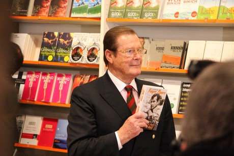roger-moore