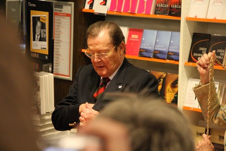 roger-moore