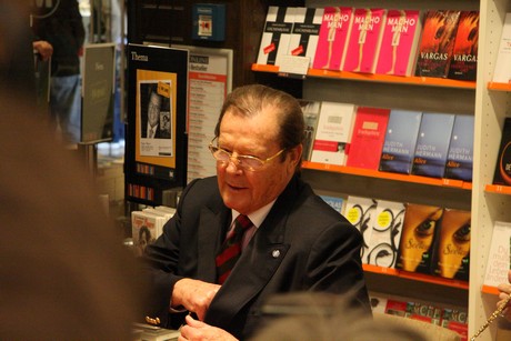 roger-moore