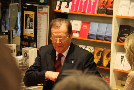 roger-moore
