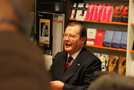 roger-moore