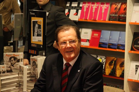 roger-moore