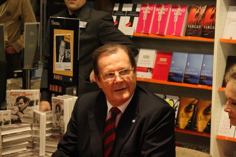 roger-moore