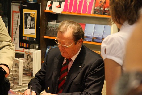 roger-moore