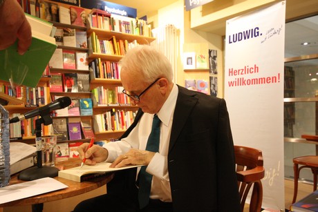 rolf-hochhuth