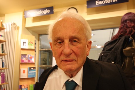 rolf-hochhuth