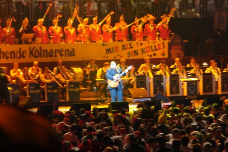 lachende-koelnarena