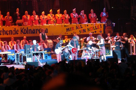 lachende-koelnarena