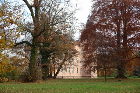 schloss-gracht