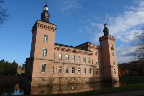 schloss-gracht