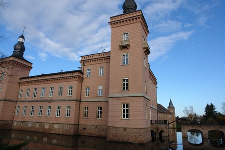 schloss-gracht