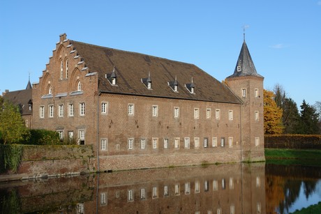 schloss-gracht