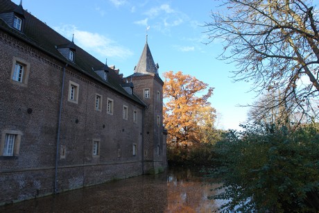 schloss-gracht