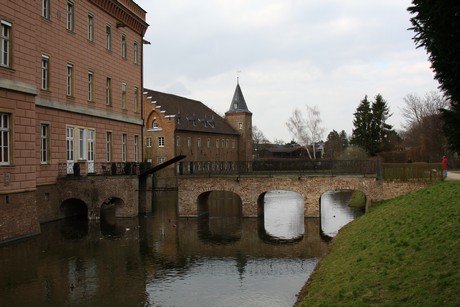 schloss-gracht