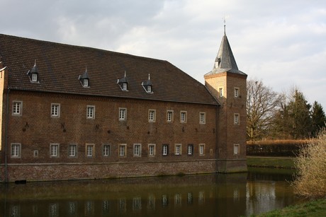 schloss-gracht